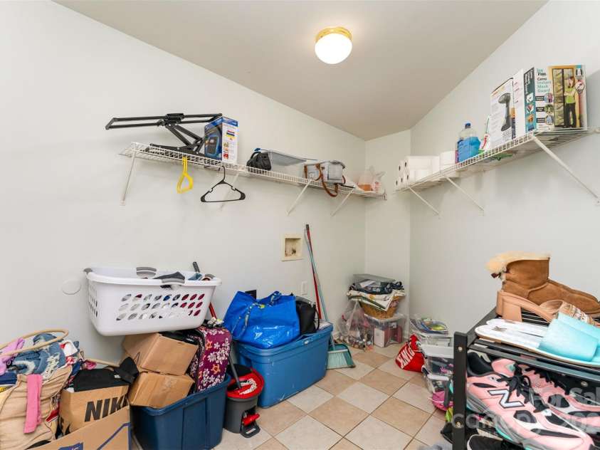 5914 Redding Road, Charlotte, NC 28216.  MLS# CAR4274290, YatesRealty ID 27349. 