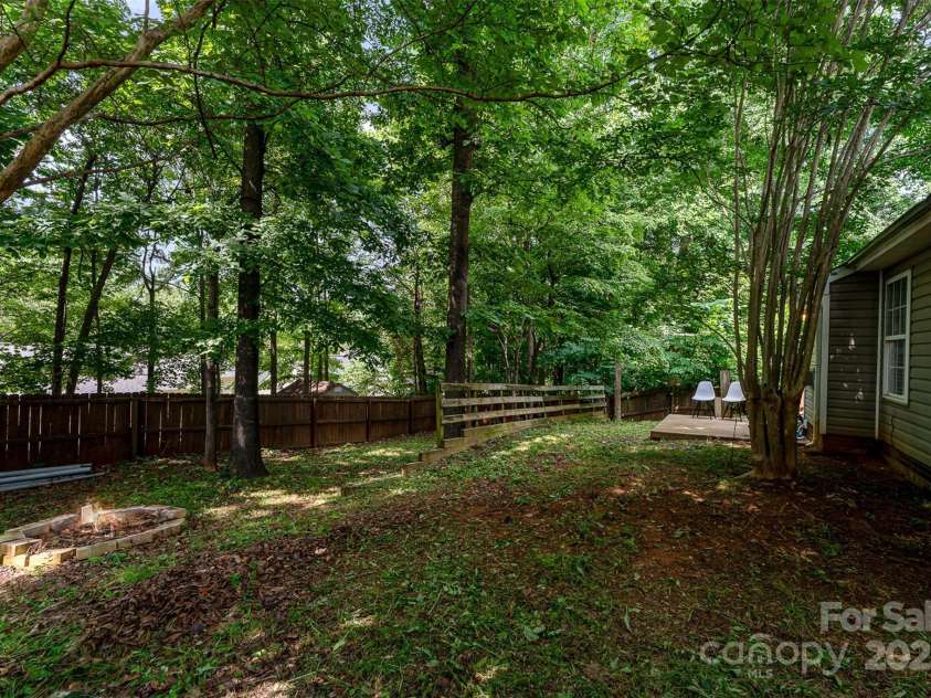 5914 Redding Road, Charlotte, NC 28216.  MLS# CAR4274290, YatesRealty ID 27349. 