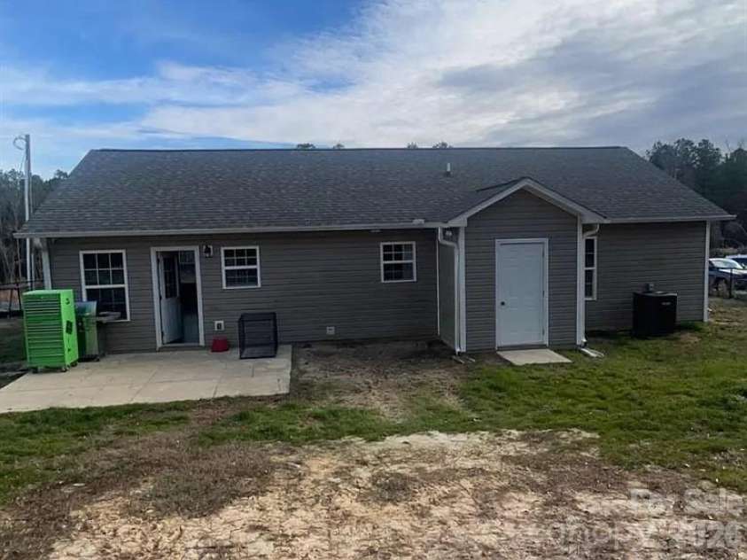 1411 FOXBROOK Circle, Lancaster, SC 29720.  MLS# CAR4339773, YatesRealty ID 2735. 