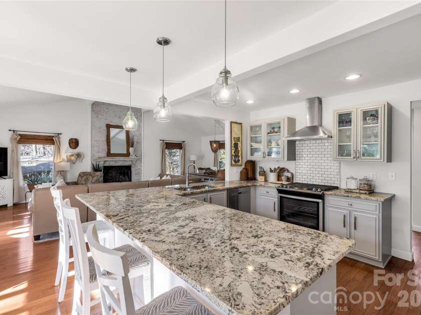 47 Heritage Drive, Clover, SC 29710.  MLS# CAR4335677, YatesRealty ID 2735. 