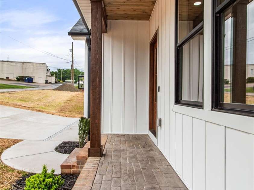 29 Hartman Place, Concord, NC 28027.  MLS# CAR4385186, YatesRealty ID 27350. 