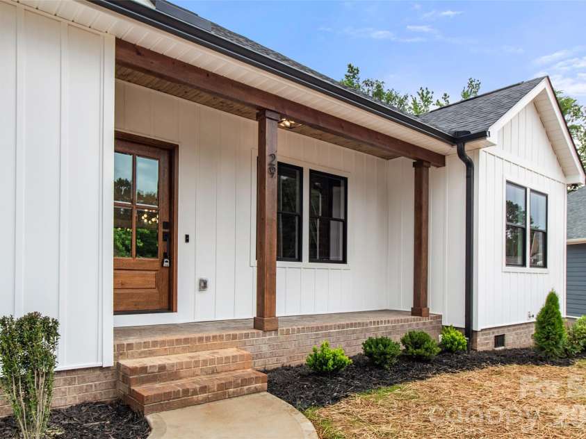 29 Hartman Place, Concord, NC 28027.  MLS# CAR4385186, YatesRealty ID 27350. 