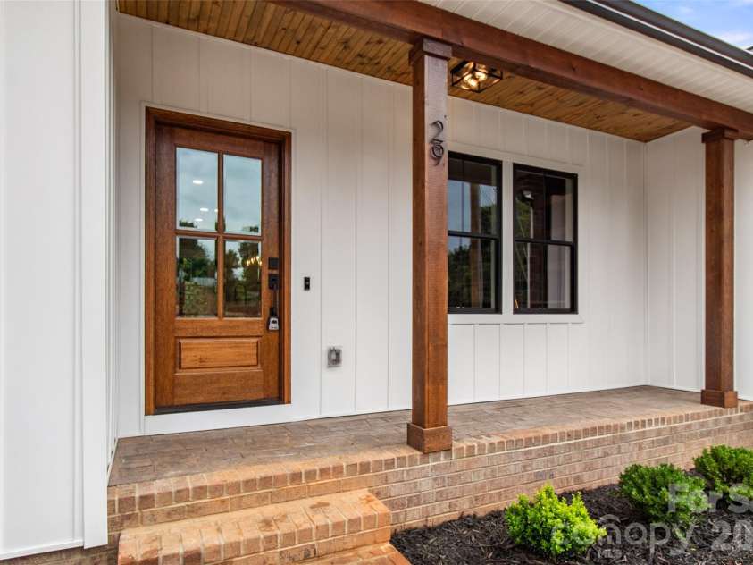 29 Hartman Place, Concord, NC 28027.  MLS# CAR4385186, YatesRealty ID 27350. 