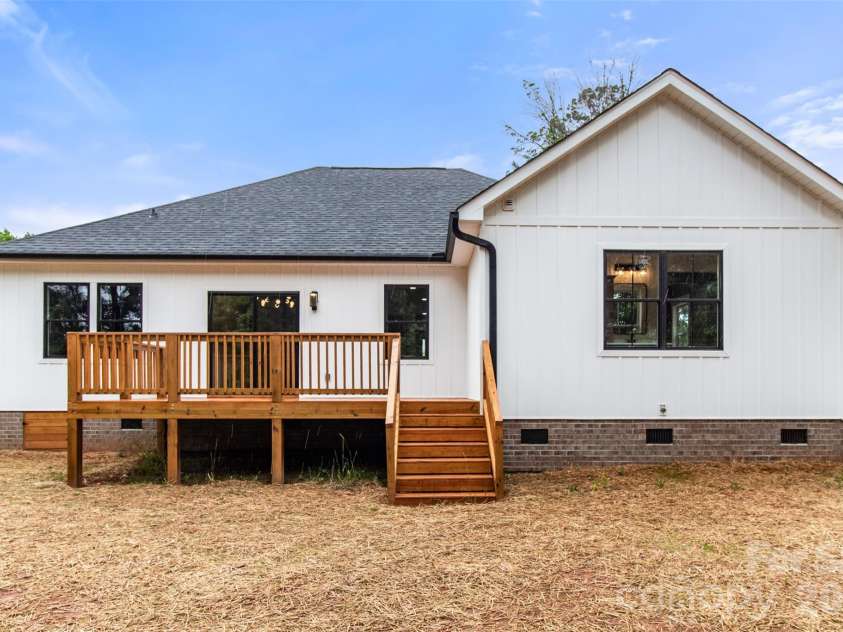 29 Hartman Place, Concord, NC 28027.  MLS# CAR4385186, YatesRealty ID 27350. 