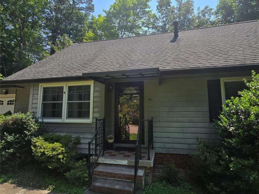 5 Auburndale Drive, Asheville, NC 28806.  MLS# CAR4274800, YatesRealty ID 27351. 