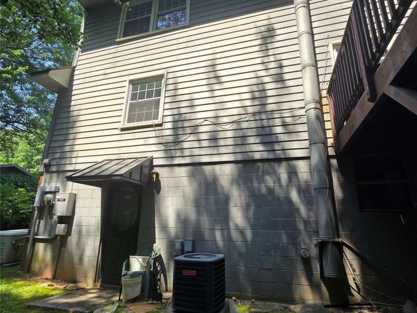 5 Auburndale Drive, Asheville, NC 28806.  MLS# CAR4274800, YatesRealty ID 27351. 