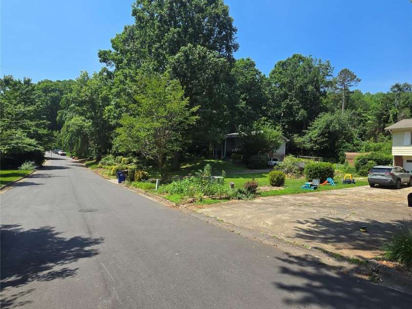 5 Auburndale Drive, Asheville, NC 28806.  MLS# CAR4274800, YatesRealty ID 27351. 