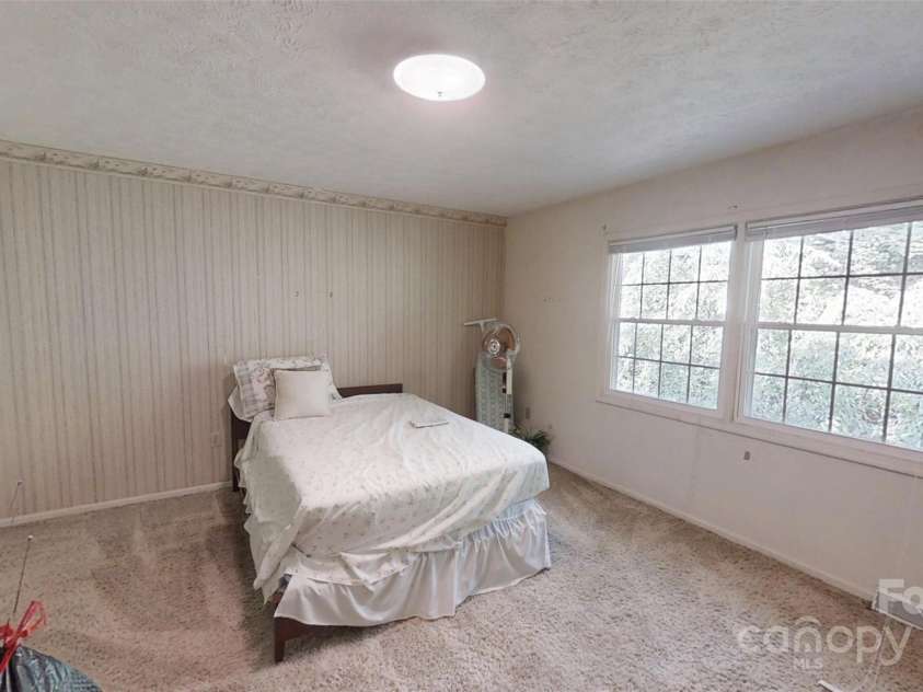 5 Auburndale Drive, Asheville, NC 28806.  MLS# CAR4274800, YatesRealty ID 27351. 