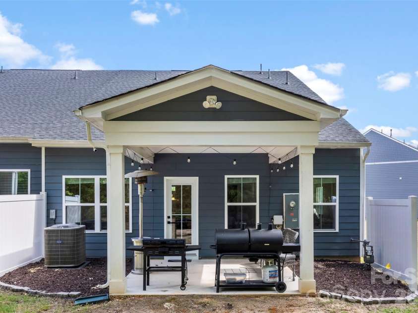 6325 Ashton Park Drive, Denver, NC 28037.  MLS# CAR4382653, YatesRealty ID 27351. 