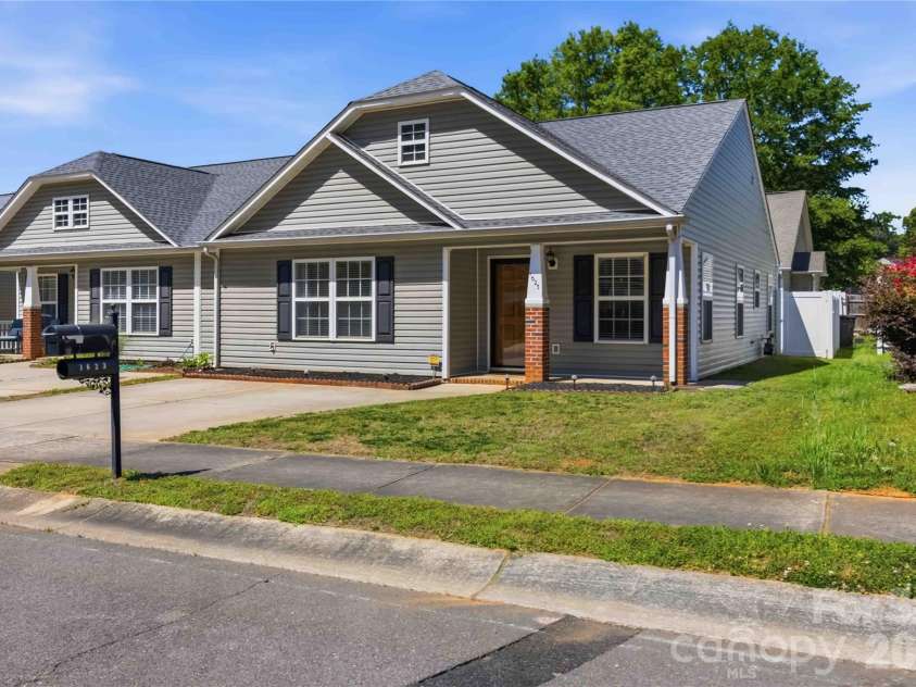 1623 Clemmon Sanders Circle, Rock Hill, SC 29732.  MLS# CAR4371388, YatesRealty ID 27352. 