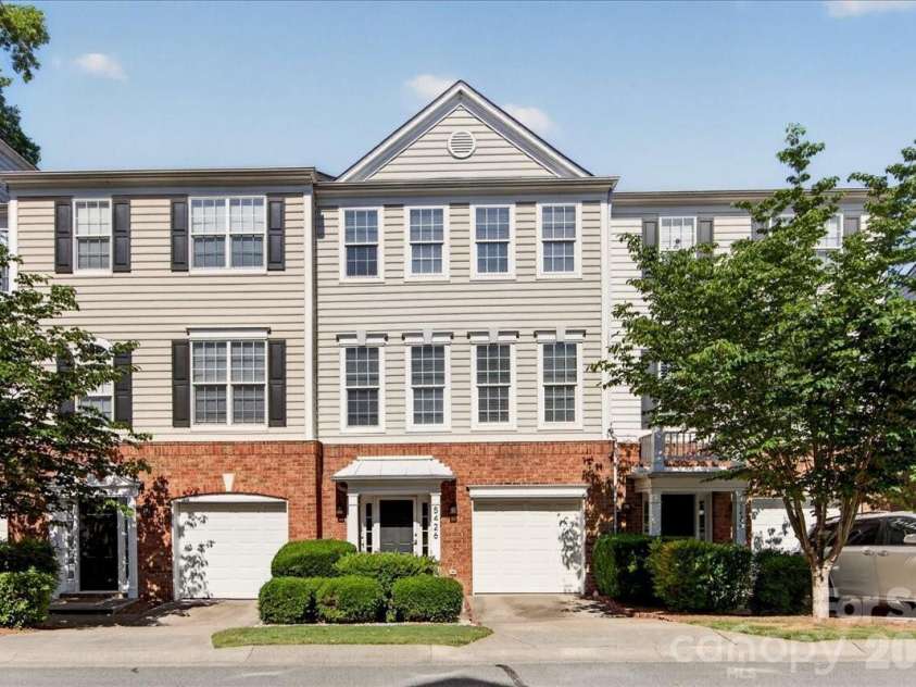 5426 Dockery Drive, Charlotte, NC 28209.  MLS# CAR4384151, YatesRealty ID 27353. 
