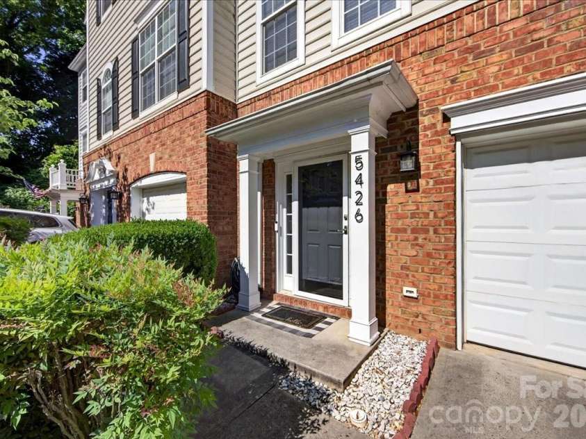 5426 Dockery Drive, Charlotte, NC 28209.  MLS# CAR4384151, YatesRealty ID 27353. 