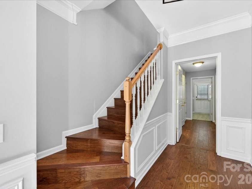 5426 Dockery Drive, Charlotte, NC 28209.  MLS# CAR4384151, YatesRealty ID 27353. 