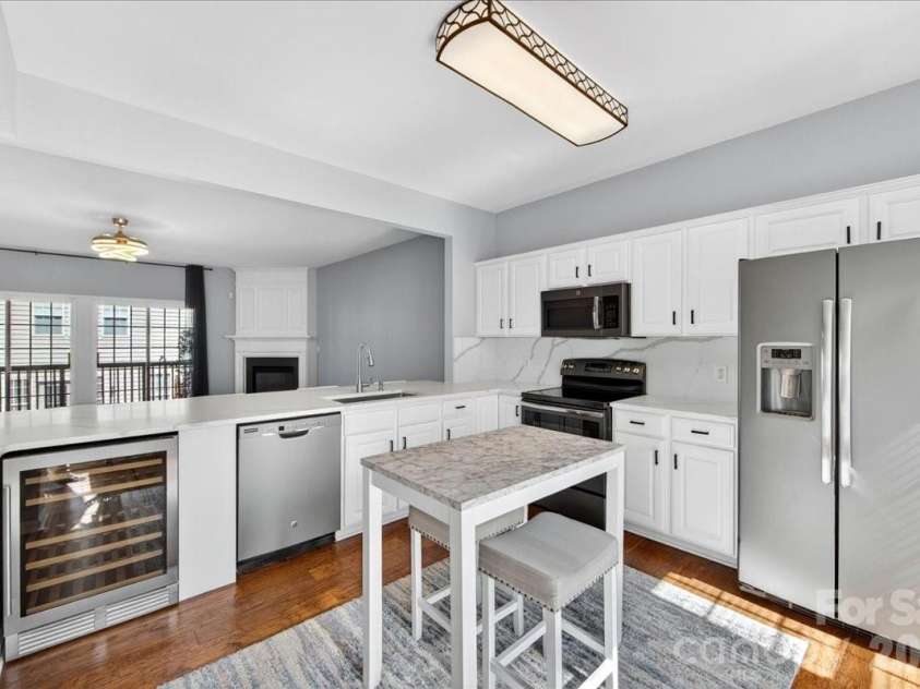 5426 Dockery Drive, Charlotte, NC 28209.  MLS# CAR4384151, YatesRealty ID 27353. 