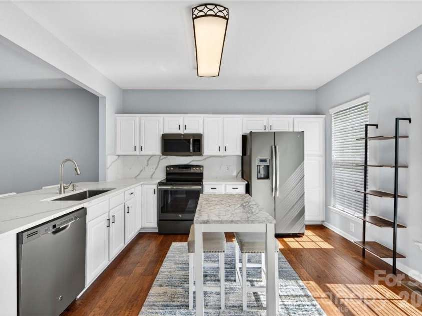 5426 Dockery Drive, Charlotte, NC 28209.  MLS# CAR4384151, YatesRealty ID 27353. 
