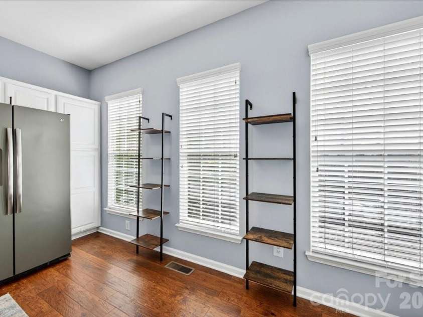 5426 Dockery Drive, Charlotte, NC 28209.  MLS# CAR4384151, YatesRealty ID 27353. 