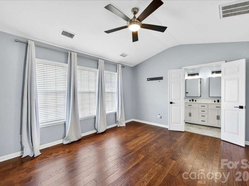 5426 Dockery Drive, Charlotte, NC 28209.  MLS# CAR4384151, YatesRealty ID 27353. 