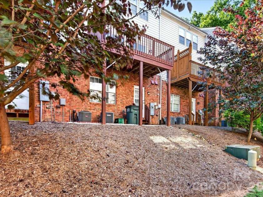 5426 Dockery Drive, Charlotte, NC 28209.  MLS# CAR4384151, YatesRealty ID 27353. 