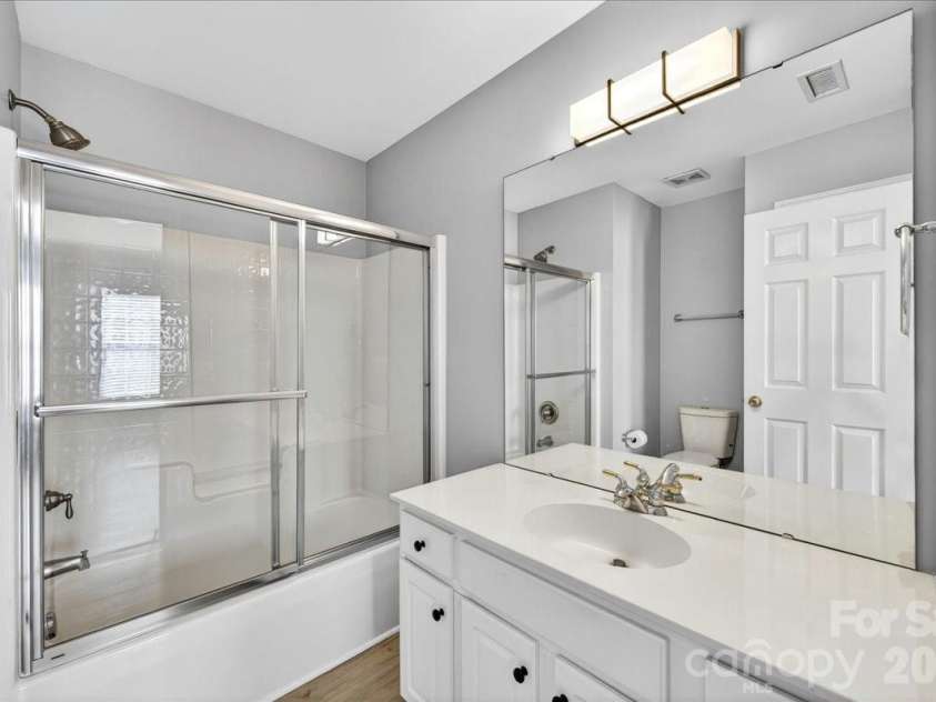 5426 Dockery Drive, Charlotte, NC 28209.  MLS# CAR4384151, YatesRealty ID 27353. Full bath 2