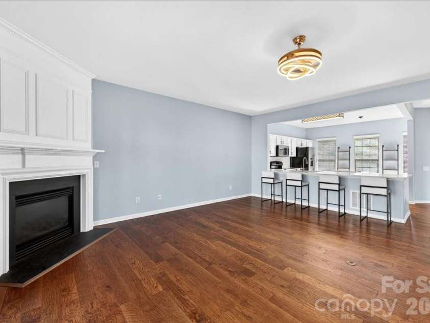 5426 Dockery Drive, Charlotte, NC 28209.  MLS# CAR4384151, YatesRealty ID 27353. Gas fireplace