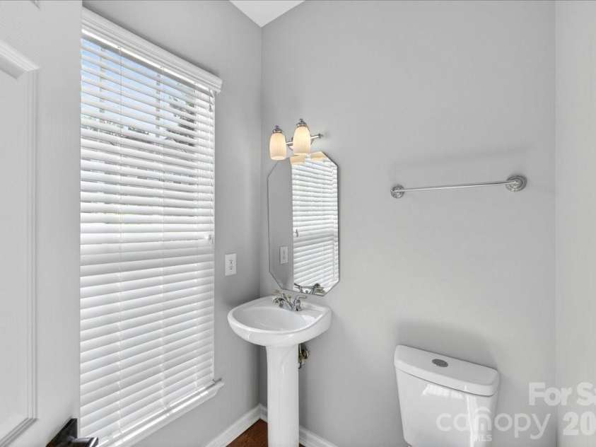 5426 Dockery Drive, Charlotte, NC 28209.  MLS# CAR4384151, YatesRealty ID 27353. Main level powder room