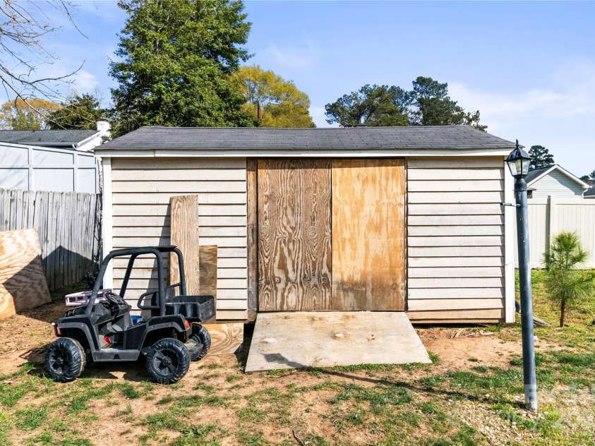 1448 Morrocroft Trail, Gastonia, NC 28054.  MLS# CAR4235480, YatesRealty ID 27354. 
