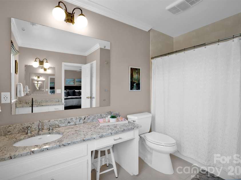 421 Sardis Lane, Charlotte, NC 28270.  MLS# CAR4363122, YatesRealty ID 27355. 