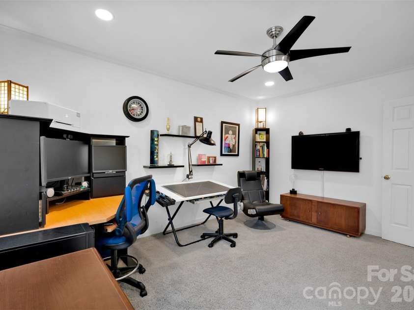 421 Sardis Lane, Charlotte, NC 28270.  MLS# CAR4363122, YatesRealty ID 27355. 