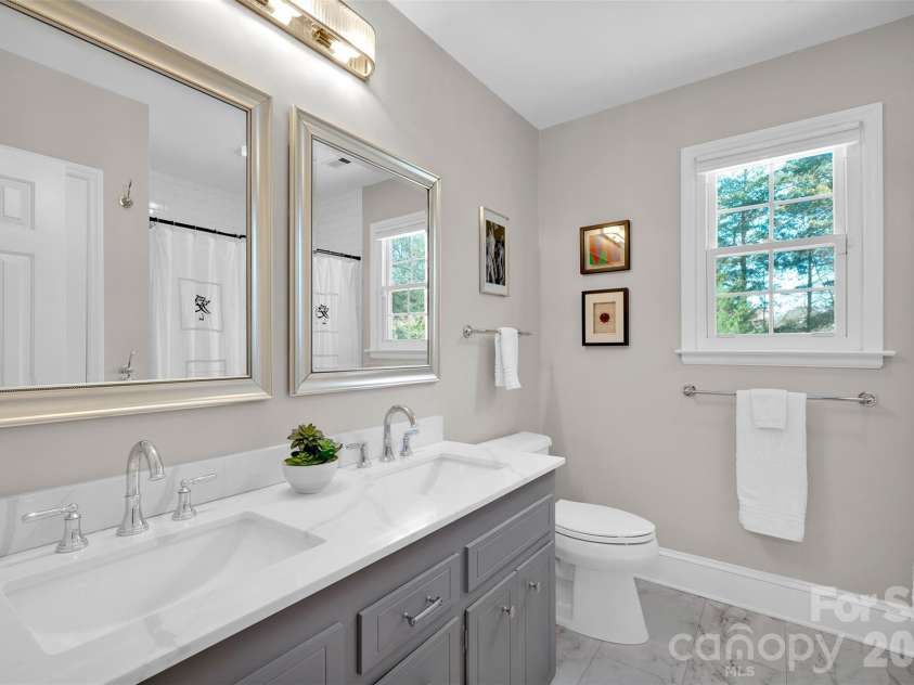 421 Sardis Lane, Charlotte, NC 28270.  MLS# CAR4363122, YatesRealty ID 27355. Dual vanities