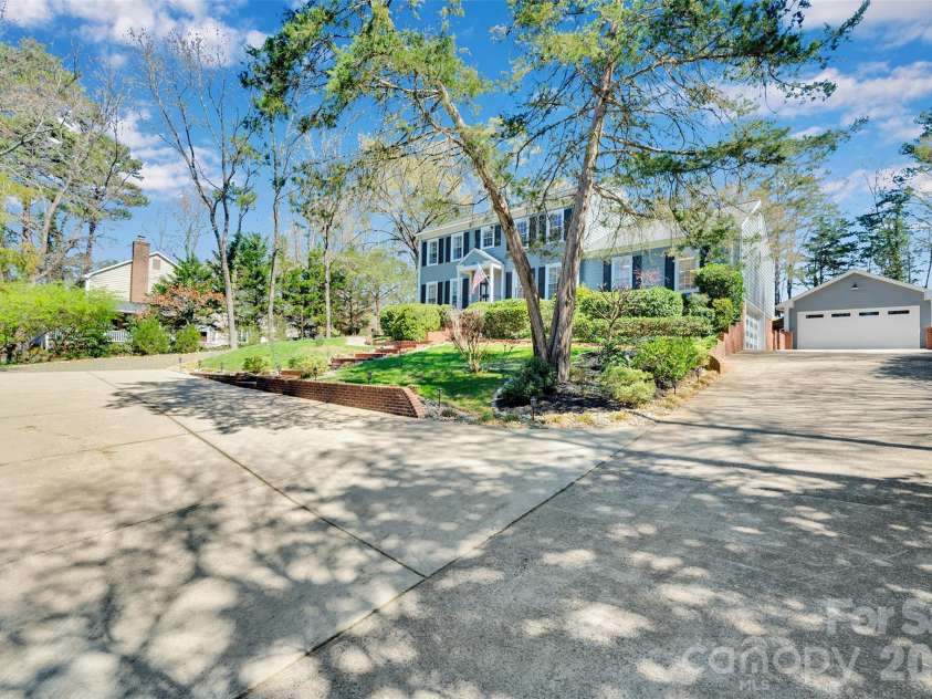 421 Sardis Lane, Charlotte, NC 28270.  MLS# CAR4363122, YatesRealty ID 27355. So much parking!