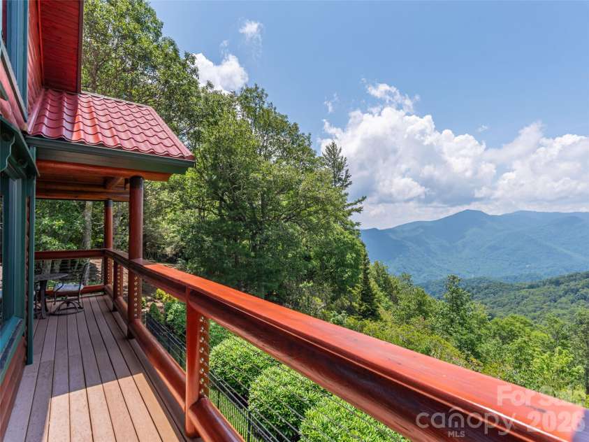 574 Leatherwood Drive, Maggie Valley, NC 28751.  MLS# CAR4385274, YatesRealty ID 27356. 