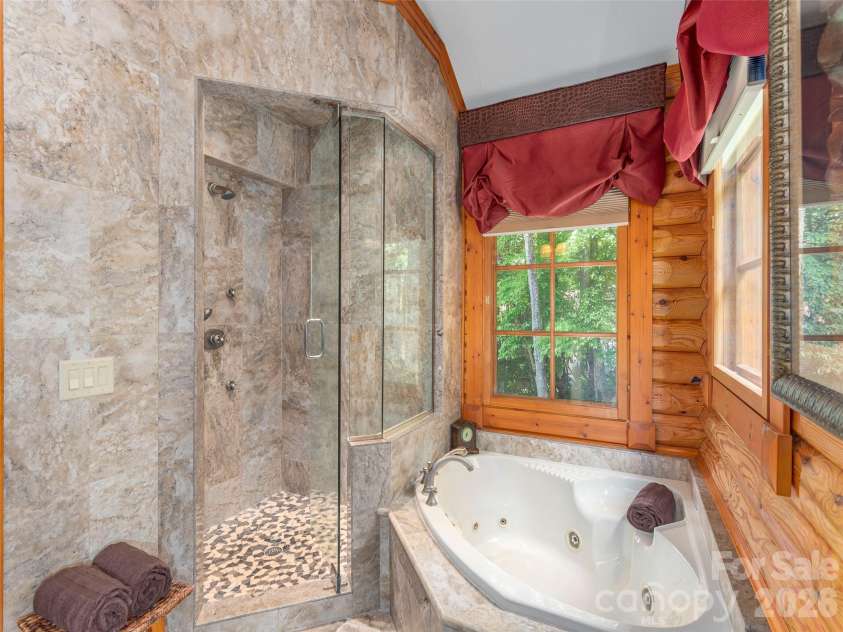 574 Leatherwood Drive, Maggie Valley, NC 28751.  MLS# CAR4385274, YatesRealty ID 27356. 