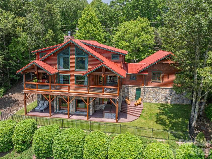 574 Leatherwood Drive, Maggie Valley, NC 28751.  MLS# CAR4385274, YatesRealty ID 27356. 