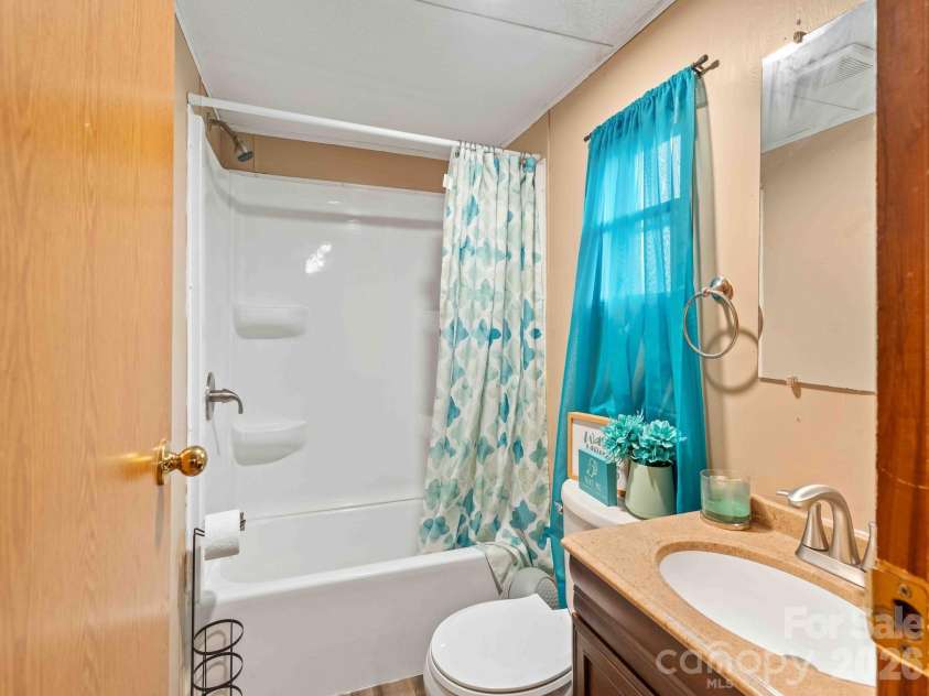 15 spring Street, Candler, NC 28715.  MLS# CAR4384784, YatesRealty ID 27357. Full bathroom