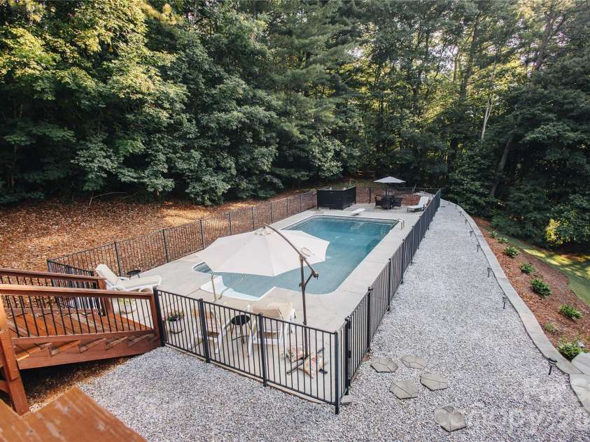 768 Deep Woods Drive, Marion, NC 28752.  MLS# CAR4386963, YatesRealty ID 27358. 