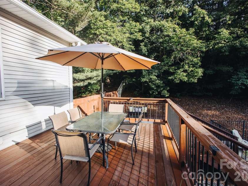 768 Deep Woods Drive, Marion, NC 28752.  MLS# CAR4386963, YatesRealty ID 27358. 