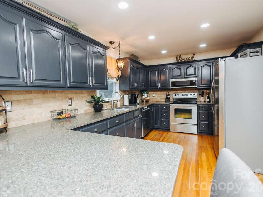 768 Deep Woods Drive, Marion, NC 28752.  MLS# CAR4386963, YatesRealty ID 27358. 