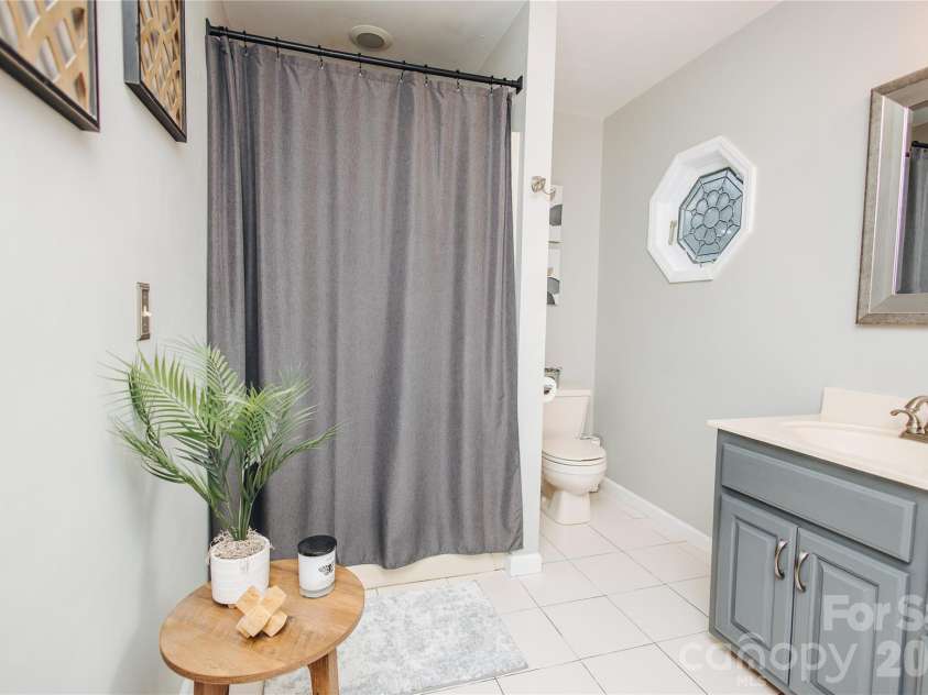 768 Deep Woods Drive, Marion, NC 28752.  MLS# CAR4386963, YatesRealty ID 27358. 
