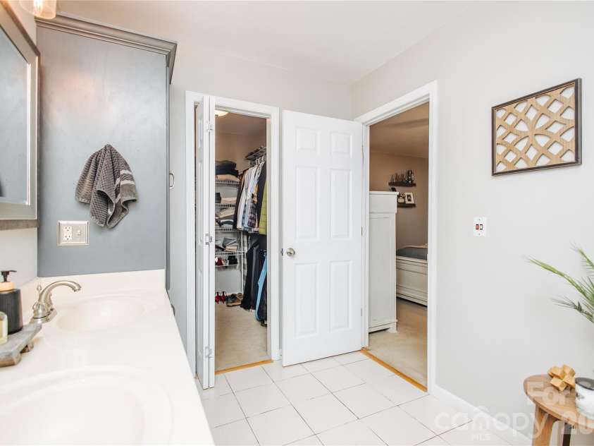 768 Deep Woods Drive, Marion, NC 28752.  MLS# CAR4386963, YatesRealty ID 27358. 