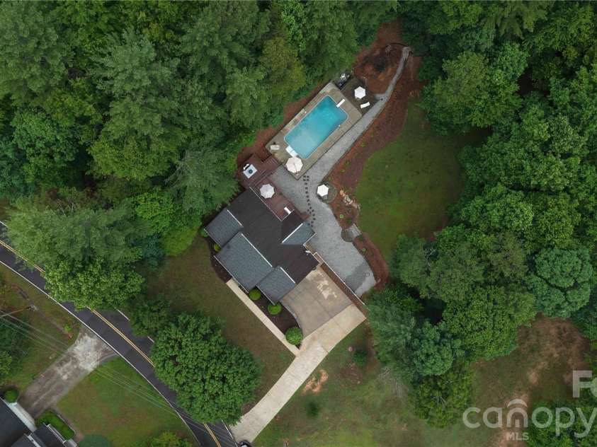 768 Deep Woods Drive, Marion, NC 28752.  MLS# CAR4386963, YatesRealty ID 27358. 
