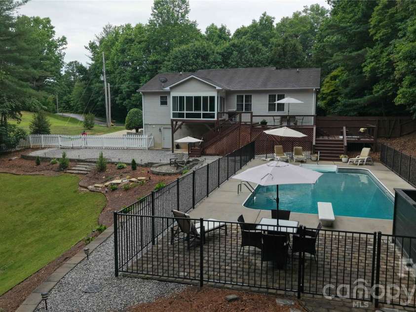 768 Deep Woods Drive, Marion, NC 28752.  MLS# CAR4386963, YatesRealty ID 27358. 