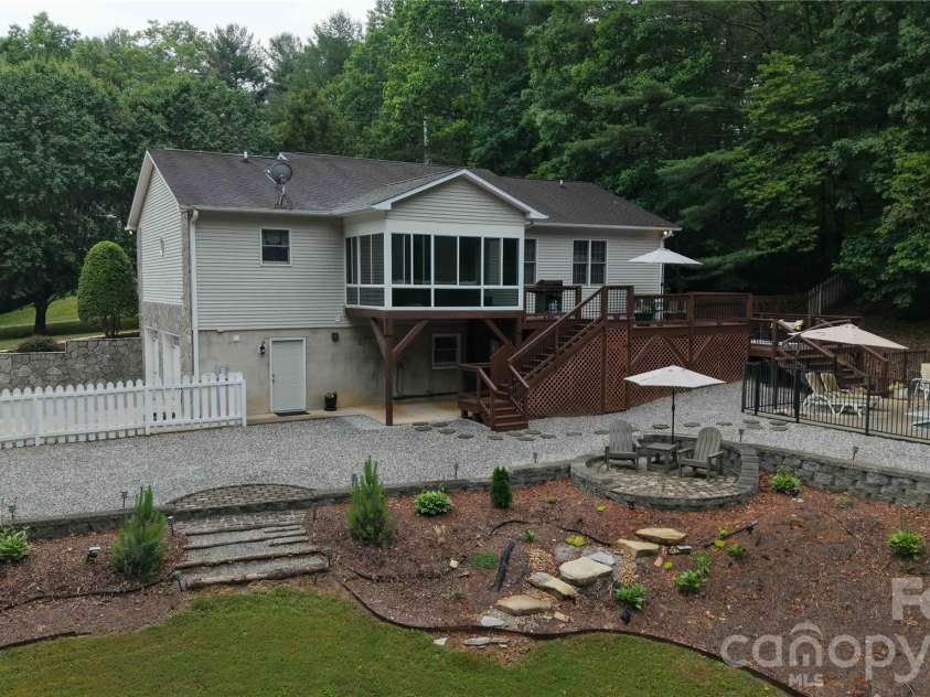 768 Deep Woods Drive, Marion, NC 28752.  MLS# CAR4386963, YatesRealty ID 27358. 