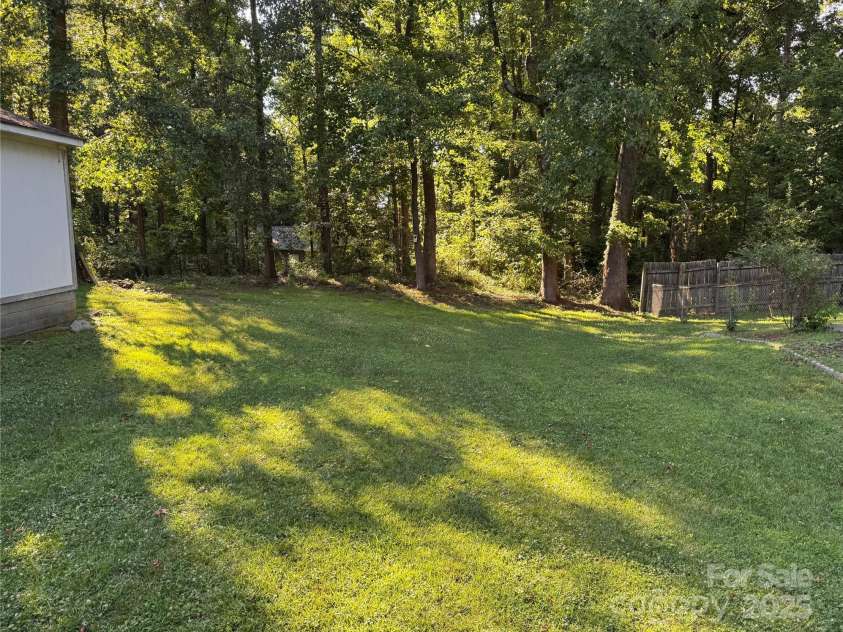 804 Lee Street, Kings Mountain, NC 28086.  MLS# CAR4278611, YatesRealty ID 27358. 