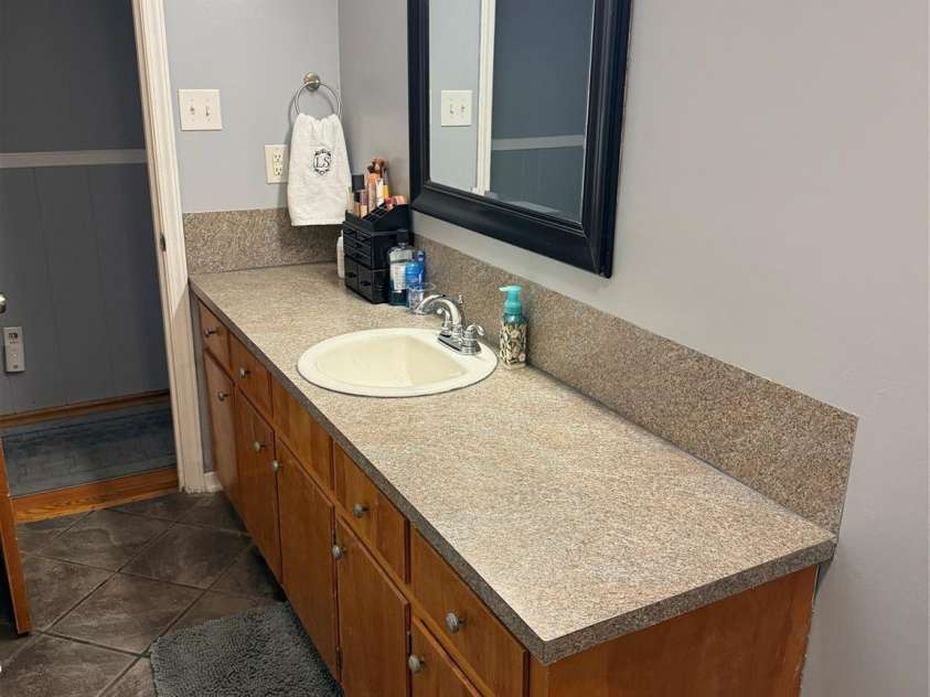 804 Lee Street, Kings Mountain, NC 28086.  MLS# CAR4278611, YatesRealty ID 27358. 