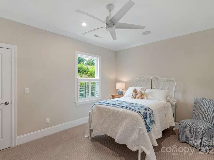 11023 Kilkenny Drive, Charlotte, NC 28277.  MLS# CAR4278012, YatesRealty ID 27359. 3rd bedroom with ensuite bathroom and walk-in closet