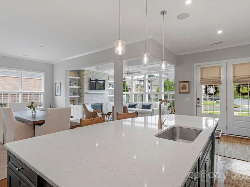 11023 Kilkenny Drive, Charlotte, NC 28277.  MLS# CAR4278012, YatesRealty ID 27359. Oversized Center Island