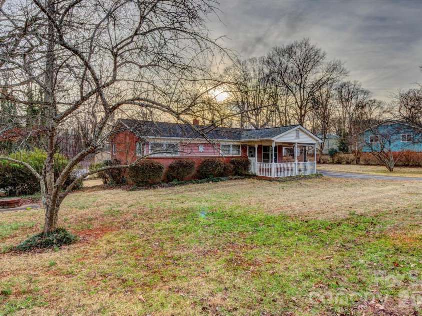 1040 Allison Drive, Shelby, NC 28150.  MLS# CAR4339774, YatesRealty ID 2736. 