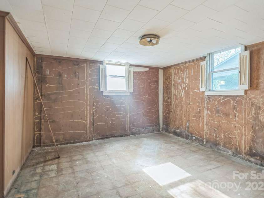 113 Falls Street, Morganton, NC 28655.  MLS# CAR4281993, YatesRealty ID 27360. 