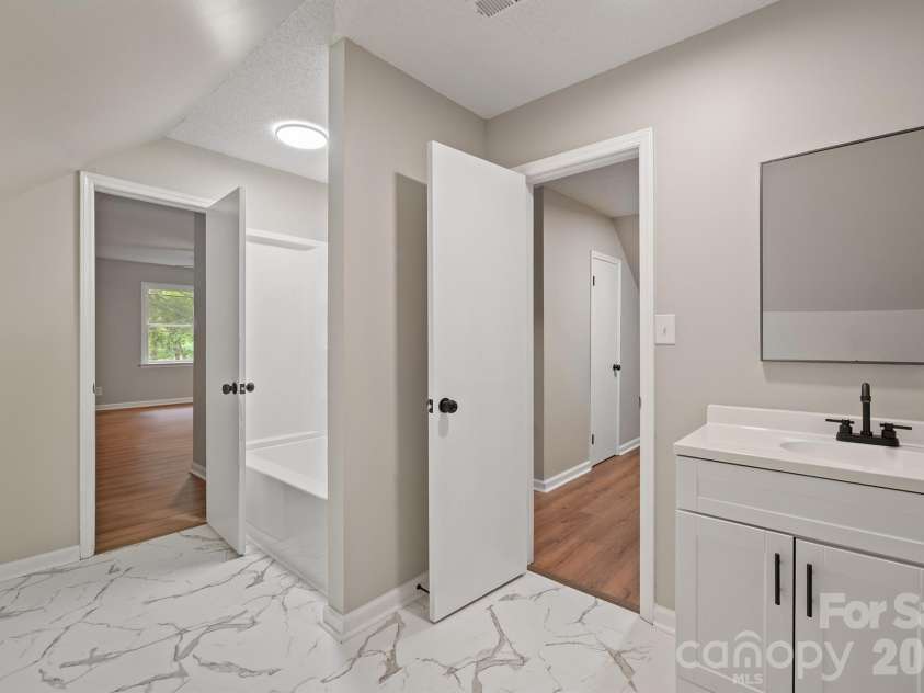 727 Boulder Place, Statesville, NC 28625.  MLS# CAR4380321, YatesRealty ID 27360. 