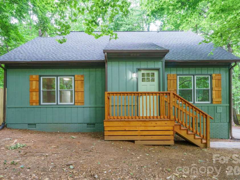 727 Boulder Place, Statesville, NC 28625.  MLS# CAR4380321, YatesRealty ID 27360. 